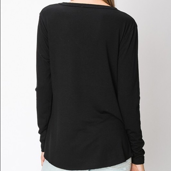 Sampson Simple V Neck - Picture 7 of 7